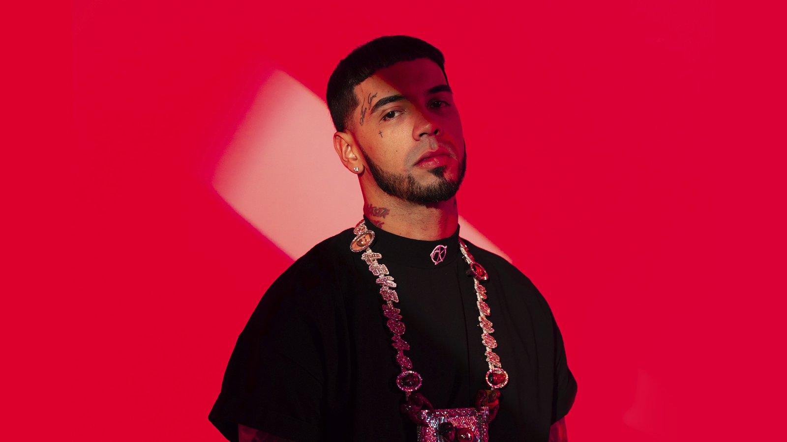 Anuel AA Hace su última Jugada Por Cattleya , Yailin Anuncia La Llevará a Premios Soberanos Con 69.